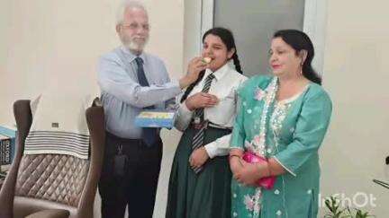 पालमपुर: सेंट पॉल स्कूल पालमपुर की छात्रा एंजेल ने दसवीं कक्षा में 700 में से 691 अंक लेकर प्रदेश में छठा स्थान हासिल किया