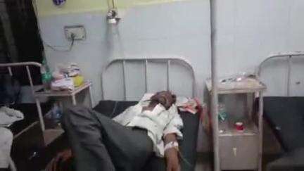 टीकमगढ़: टीकमगढ़ बानपुर रोड पर बाइक दुर्घटना में एक व्यक्ति घायल, जिला अस्पताल में भर्ती
