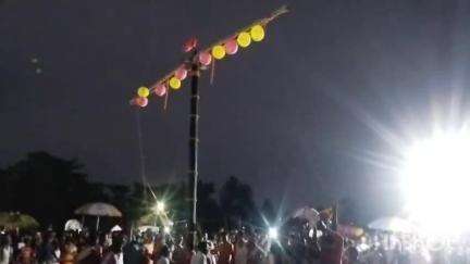 গঙ্গারামপুর: গঙ্গারামপুর পৌরসভার বুরুজ পাড়া এলাকায় অনুষ্ঠিত হলো গাজন উৎসব  উপলক্ষে চড়ক পুজো