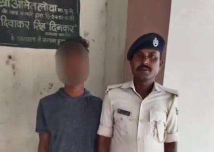 पूर्णिया पूर्व: अमौर पुलिस ने एक चोर को एक मोबाइल के साथ गिरफ्तार कर न्यायिक हिरासत में भेजा
