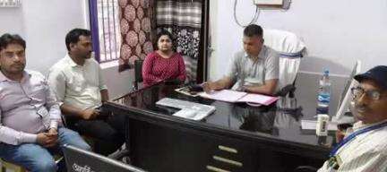 असरगंज: डीआरडीए निदेशक ने असरगंज प्रखंड कार्यालय का किया निरीक्षण