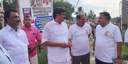 കൊട്ടാരക്കര: നവീകരണ പ്രവൃത്തികൾ പുരോഗമിക്കുന്ന കാരൂരിലെ കളിസ്ഥലം മന്ത്രിമാരായ വി. അബ്ദുറഹ്മാനും കെ.എൻ ബാലഗോപാലും സന്ദർശിച്ചു