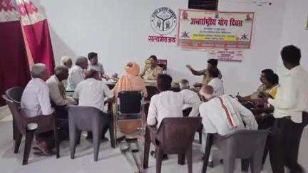 सिकंदरा: कसोलर गांव में ग्राम पंचायत चौपाल का आयोजन, पुलिस ने ग्रामीणों से वार्ता कर सुरक्षा व्यवस्था की जानकारी ली
