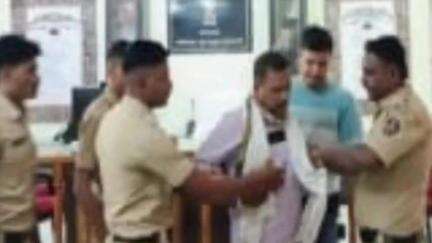 सोयगाव: सोयगाव तहसील येथे एकचा आत्मदहन करण्याचा प्रयत्न वाटणी होत नसल्याने त्रस्त आहे शेतकरी