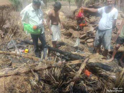 उच्चैन: पंचायत बिढयारी की जाटव बस्ती में दो छप्पर पॉश मकान में लगी आग