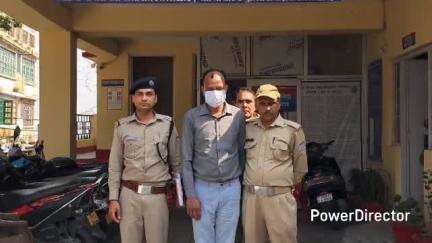 नैनीताल: तल्लीताल पुलिस ने सक्सेना नर्सिंग होम, सितारगंज के पास से एक वारंटी को किया गिरफ्तार