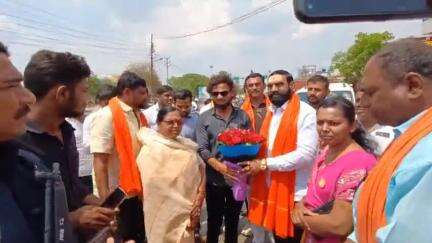 परभणी: आमदार संतोष बांगर यांनी घेतली सावली विश्रामगृह येथे शिवसेना शिंदे गट पदाधिकाऱ्यांची भेट