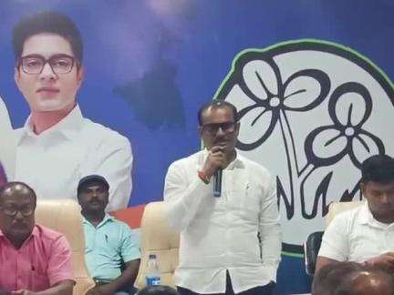 কোচবিহার ১: নাটাবাড়ি বিধানসভা কেন্দ্র সংগঠনকে শক্তিশালী করতে কোচবিহার জেলা কার্যালয়ে বৈঠক তৃণমূলের জেলা সভাপতির