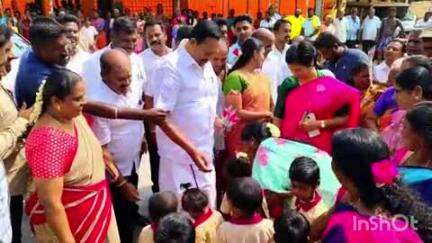 சோளிங்கர்: அம்மூரில் மின்வாரிய அலுவலகம் மற்றும் அங்கன்வாடி திறப்பு விழா அமைச்சர் காந்தி பங்கேற்பு