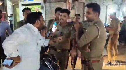 मुज़फ्फरनगर: रामलीला टीला पुलिस चौकी के पास चैकिंग के दौरान भाजपा अनुसूचित मोर्चा के जिला अध्यक्ष अजय सागर के साथ पुलिस ने की बदसलूकी