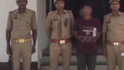 खलीलाबाद: दुष्कर्म के आरोप में फरार अठलोहिया निवासी अभियुक्त को बखिरा थाने की पुलिस ने किया गिरफ्तार
