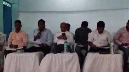 राजिम: कलेक्टर गरियाबंद ने मैनपुर ब्लॉक के पीएम आवास योजना की की समीक्षा