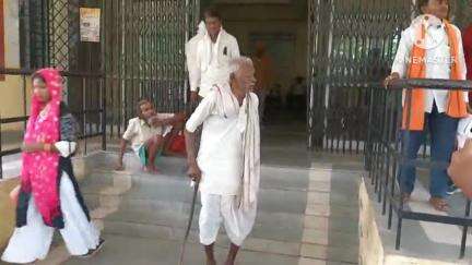 बांधवगढ़: उमरिया पटवारी के गलत सीमांकन से मझवानी खुर्द के भू-स्वामी जिला कलेक्टर कार्यालय पहुंचे, शिकायत दर्ज कराई