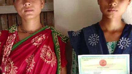 তপন: বালাপুর হাইস্কুলের ছাত্রী রাধিকা রবিদাস আর্থিক প্রতিকূলতা জয় করে উচ্চমাধ্যমিকে ৪৫৫ নম্বর পেয়ে সাফল্য অর্জন করেছে
