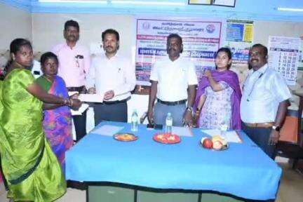 செங்கோட்டை: தொடக்க வேளாண்மை கூட்டுறவு கடன் சங்க வளாகத்தில் கூட்டுறவு கடன் வழங்கும் விழா