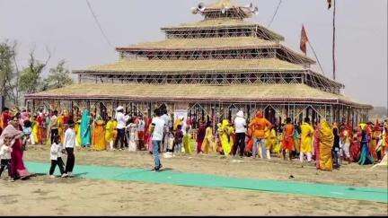 सहार: गुलजारपुर गांव में श्री लक्ष्मी नारायण यज्ञ का भव्य शुभारंभ, पहले दिन श्रद्धालुओं की भीड़ से भक्तिमय माहौल बना