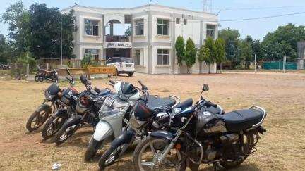 बनखेड़ी: वाहन चेकिंग के दौरान पुलिस ने दो पहिया और चार पहिया वाहन चालकों पर की चालानी कार्रवाई, 10 चालकों से 3400 रुपये वसूले