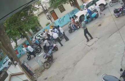 ग्वालियर गिर्द: कार को साइड न देने पर बाइक सवार दो युवकों को कार सवारों ने पीटा, शब्द प्रताप आश्रम में घटना