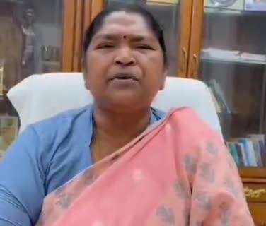 హిమాయత్ నగర్: తెలంగాణ ప్రభుత్వం ఎవరి కాళ్ళను కడిగించడానికి సిద్ధంగా లేదు: మంత్రి సీతక్క