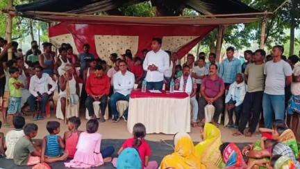 বাঘমুণ্ডী: বাড়েডি গ্ৰামে তৃণমূলের বৈঠক,  উপস্থিত বিধায়ক সুশান্ত মাহাতো