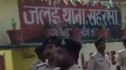 बनमा इटहरी: जलई पुलिस ने 20 लीटर देशी शराब के साथ एक व्यक्ति को गिरफ्तार किया
