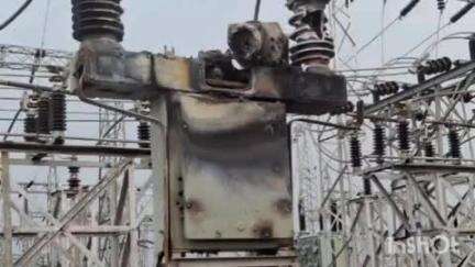 परचनपाल 400 केवी सब स्टेशन में आकाशीय बिजली गिरने से पांच मशीनें हुईं खराब, 9 घंटे से बिजली गुल