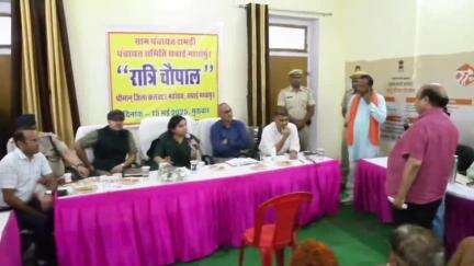 सवाई माधोपुर: जिला कलेक्टर शुभम चौधरी ने ग्राम पंचायत रामडी में आयोजित की रात्रि चौपाल