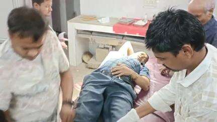 NH-30 जितनगर के पास तेज रफ्तार कार ने बोलेरो में बैठे लोगों को मारी टक्कर, 2 लोग घायल, CHC अमरपान में किया गया इलाज