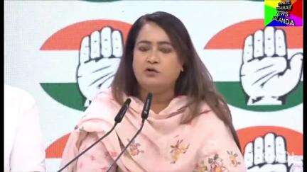 देश में ये हालात हो गए हैं कि जननायक राहुल गांधी को देश के छात्रों से मिलने नहीं दिया जा रहा है। 

क्या सरकार इतनी डरी ह