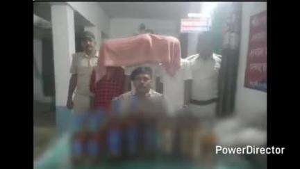 प्राणपुर: रोशना थाना पुलिस ने लाभा से 15 लीटर अवैध विदेशी शराब और तीन मवेशी तस्करों को गिरफ्तार किया, जेल भेजा गया।