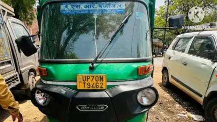 मेजा: #accident औता सड़क हादसे में पिता पुत्री की मौत, 36 घंटे के अंदर वाहन चालक को मेजा पुलिस व हल्का प्रभारी ने किया बरामद।