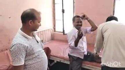 औरैया: दिबियापुर कस्बा के नहर पुल पर तेज रफ्तार कार ने बाइक सवार सिंचाई विभाग के कर्मचारी को टक्कर मारकर किया घायल