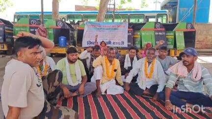 चरखी दादरी: च.दादरी में सफाई कर्मचारियों ने लंबित मांगों को लेकर भूख हड़ताल की, नारेबाजी कर जताया रोष
