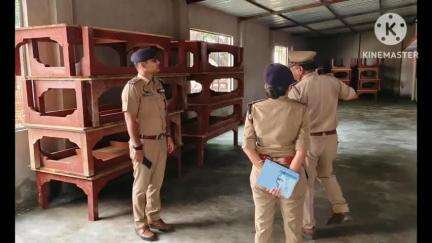 बस्ती: पुलिस अधीक्षक ने पुलिस लाइन में साप्ताहिक परेड का किया निरीक्षण, पुलिस कर्मियों को दिए आवश्यक निर्देश
