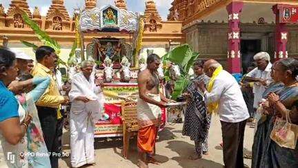 ಚಾಮರಾಜನಗರ: ನಗರದಲ್ಲಿ ದೇವರ ದಾಸಿಮಯ್ಯ ಜಯಂತಿ ಹಿನ್ನೆಲೆ ಮೆರವಣಿಗೆ
