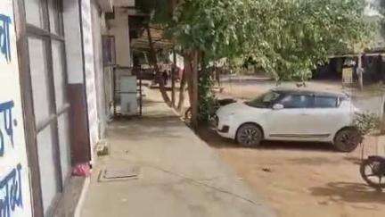 नारनौल: गांव डोहर कला में सीएम फ्लाइंग की टीम ने एक निजी अस्पताल पर छापेमारी की, अस्पताल बिना रजिस्ट्रेशन के चल रहा था