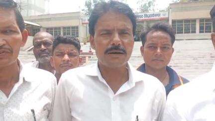 नौगढ़: आजाद अधिकार सेना के लोगों ने अपने कई मांगों को लेकर कलेक्ट्रेट पर जिलाधिकारी को दिया ज्ञापन