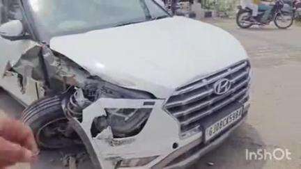 येवला: नगरसुल उड्डाणपुलाजवळ चार वाहनांचा विचित्र अपघात दोन बकऱ्यांचा मृत्यू