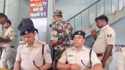 पुपरी: नानपुर थाना में दर्ज लूट मामले में पुलिस ने तीन अपराधियों को गिरफ्तार किया