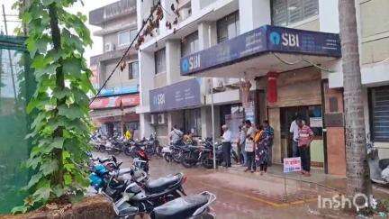 सावंतवाडी: सावंतवाडी मुसळधार पाऊस : मान्सूनपूर्व पावसामुळे नागरिकांची तारांबळ