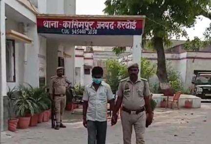 संडीला: कासिमपुर के हरदलमऊ गांव के पास हुई दुर्घटना में फरार ट्रक चालक राकेश कुमार को पुलिस ने ट्रक सहित किया गिरफ्तार