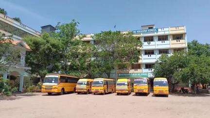ஒட்டன்சத்திரம்: 10ம் வகுப்பு பொதுத் தேர்வில் ஒட்டன்சத்திரம் மெட்ரிக் பள்ளி மாணவன் 500க்கு 498 மதிப்பெண்கள் பெற்று மாவட்டத்தில் முதலிடம்