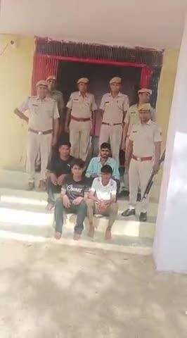 करौली: गुडली गांव के पास नादौती पुलिस ने 4 आरोपियों को गिरफ्तार किया, 315 बोर के 2 अवैध देशी कट्टे और 4 जिन्दा कारतूस किए ज़ब्त