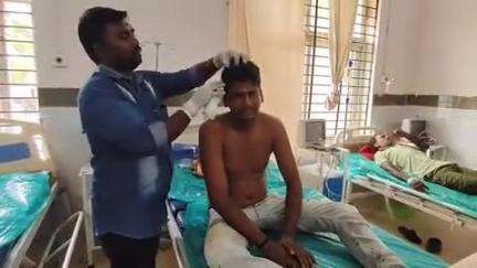 రాచగున్నేరి సమీపంలో ఓ యువకుడి పై గుర్తుతెలియని వ్యక్తులు బీరు సీసాతో దాడి