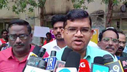 శ్రీకాకుళం: జిల్లా వైద్య ఆరోగ్యశాఖ ఆధ్వర్యంలో జాతీయ డెంగ్యూ దినోత్సవ కార్యక్రమంలో పాల్గొన్న కలెక్టర్ స్వప్నిల్ దినకర్ పుండ్కర్