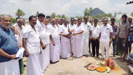 பாப்பிரெட்டிபட்டி: மருக்கலாம்பட்டி அம்மாபாளையம் பகுதிகளில் ₹13 லட்சம் மதிப்பில் கழிவுநீர், சிமெண்ட் சாலை அமைக்க பூமி பூஜை- MLA பங்கேற்பு