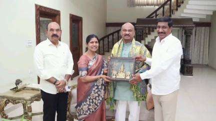 బనగానపల్లెలోని మంత్రి బీసీ జనార్దన్ రెడ్డి నివాసానికి విచ్చేసిన రాష్ట్ర శాసనసభ స్పీకర్ అయ్యన్నపాత్రుడు