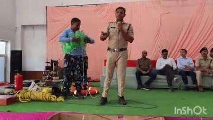 अंबाह: अंबाह के SRM गार्डन में आपदा प्रबंधन पर विशेष प्रशिक्षण, SDRF टीम ने रेस्क्यू तकनीक और प्राथमिक उपचार के अभ्यास कराए