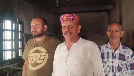स्वारघाट: आसमानी बिजली गिरने से फर्नीचर इंडस्ट्री जलकर हुई राख, 20 लाख का हुआ नुकसान