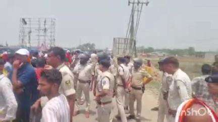 बिहटा: बाजितपुर-विशनपुरा गांव के पास हत्या के विरोध में सड़क जाम, लोगों ने प्रशासन के खिलाफ विरोध जताया